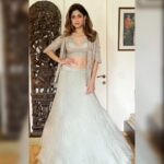 Shamita Shetty Instagram – 🌼🤎🧚
.
.
.
Outfit – @osaabyadarsh
Styled by – @teammrstyles 
.
.
#pictureoftheday #feelindian #ethnicwear #elegance #ethinicity