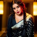 Shamna Kasim Instagram – Be bold enough to design your life…. 

Styled by @officialanahita 
Saree: @ridhis.sarees
Pic: @v_capturesphotography
Hairstylist: @hairartistpoojagupta 
Personal staff: @bhanu.reshma.90