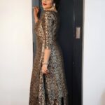 Shamna Kasim Instagram - 100 days function #akanda #telugumovie Costume : @t.and.msignature Jwellery: @mangatraineeraj Hairstylist: @hairartistpoojagupta Pics : @photography_by_chandu Final edit: @v_capturesphotography Personal staff: @bhanu.reshma.90