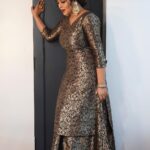 Shamna Kasim Instagram - 100 days function #akanda #telugumovie Costume : @t.and.msignature Jwellery: @mangatraineeraj Hairstylist: @hairartistpoojagupta Pics : @photography_by_chandu Final edit: @v_capturesphotography Personal staff: @bhanu.reshma.90