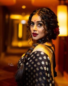 Shamna Kasim Instagram - Be bold enough to design your life…. Styled by @officialanahita Saree: @ridhis.sarees Pic: @v_capturesphotography Hairstylist: @hairartistpoojagupta Personal staff: @bhanu.reshma.90