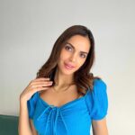 Shazahn Padamsee Instagram - Totally crushing on these dainty necklaces from @liloucollection ✨ #reels #reelsinstagram #reelsvideo #explore #feelitreelit #reelsinsta #reelsindia #reelkarofeelkaro