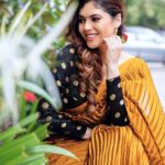 Sherin Instagram - Drop a ❤️ if you love this look. Photographer- @venuchaithu28 @indiaglitz_tamil Makeup - @aksharasalonandstudio Hair - @mani_stylist_ #sherin #tamilcinema #tamilsongs #saree #audiolaunch #fashion #styling Chennai, India