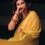 Sherin Instagram – 💛💛💛
📸 – @dharshanswaroop @hharsha29 
#sherin #yellowsaree #saree #indian #love