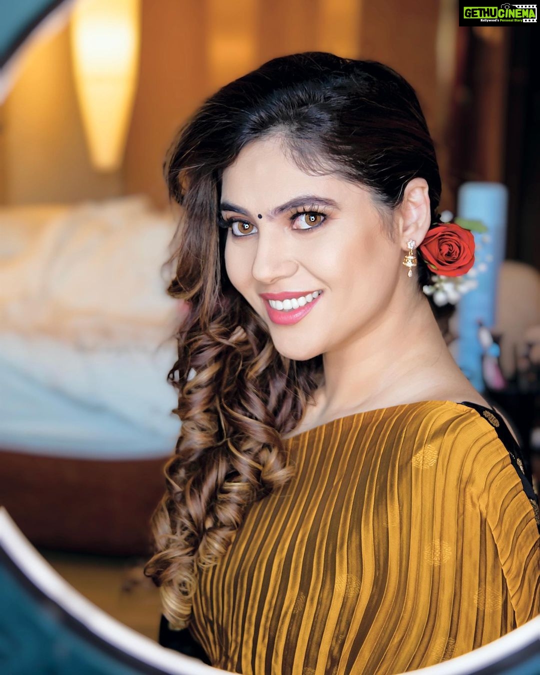 Sherin Instagram - Have you seen my new song yet? Link in bio. Photographer- @venuchaithu28 @indiaglitz_tamil Makeup - @aksharasalonandstudio Hair - @mani_stylist_ #sherin #tamilcinema #tamilsongs #saree #audiolaunch #fashion #styling Chennai, India