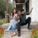 Shilpa Shetty Instagram - Hum parde pe aate hai, samaj mein nahi ... 🤷🏻‍♀️🤷🏻‍♂️ @abundantiaent . . . . . #SukheeDiaries #Sukhee #onset #thoughtfortheday #workmode #happyvibes #happiness