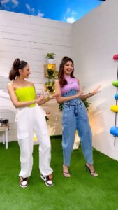 Shilpa Shetty Instagram - Ni Hum Aaye Teri Liye Dekh Saj Dhaj Ke🔥 Thakna Ni Aaj Humne Taan Nach Nach Ke💃🏻
.
.
.
.
.
#ShapeOfYou #PintolaShapeOfYou #reelkarofeelkaro #reelkarotefeelkaro #reelsvideo #instagramreels #dance #haulihauli