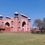 Shilpi Sharma Instagram – My recent trip to Agra , where I was born. Everytime I visit Taj Mahal it’s always so beautiful but this time it’ was special as I went to Taj mahal with my family and my husband. The typical Taj mahal poses was fun.  But the sad part was it wasn’t that white and clean this time. But still cherish what we have.  One of our best ❤  please ignore my weight guys …Earong home food makes me become FAT..😅
@shahvijyant @minakshisharma1 @shivangi.kulkarni @bondingforgaming @airasharma128 Taj Mahal, Agra City