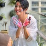 Shivangi Joshi Instagram - Happy Holi ❤️💙💚🧡💛💜🤎🤍🖤 @bunaai
