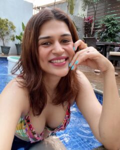 Shraddha Das Instagram - 🐠🤳

@villamitra_goa 

#poolselfie #villa #goa #anjuna #shraddhadas