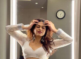 Shraddha Das Instagram - I am a very black and white person living in a colorful world. 📸 @krishnatejah Styling : @dangudubiyyam_reshma Make up : @hareshwarp Hair : @gouriepatil 💃: dcpuday #biggboss #biggbosstelugu #performance #telugu #shraddhadas Annapurna Studios