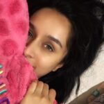 Shraddha Kapoor Instagram - Sleepy but lazy to shut the light 😋 Good night!🥰💜