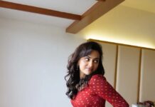 Shraddha Srinath Instagram - This girl 😘 THROWBACK GUYS THROW FRIKKIN BACK 📸 @ranjiramesh