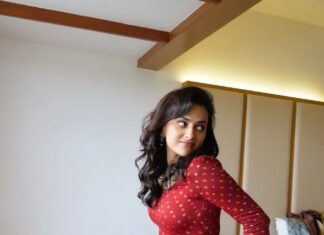 Shraddha Srinath Instagram - This girl 😘 THROWBACK GUYS THROW FRIKKIN BACK 📸 @ranjiramesh