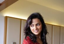 Shraddha Srinath Instagram - This girl 😘 THROWBACK GUYS THROW FRIKKIN BACK 📸 @ranjiramesh
