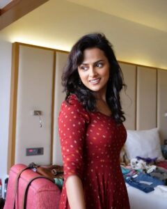 Shraddha Srinath Instagram - This girl 😘 THROWBACK GUYS THROW FRIKKIN BACK 📸 @ranjiramesh