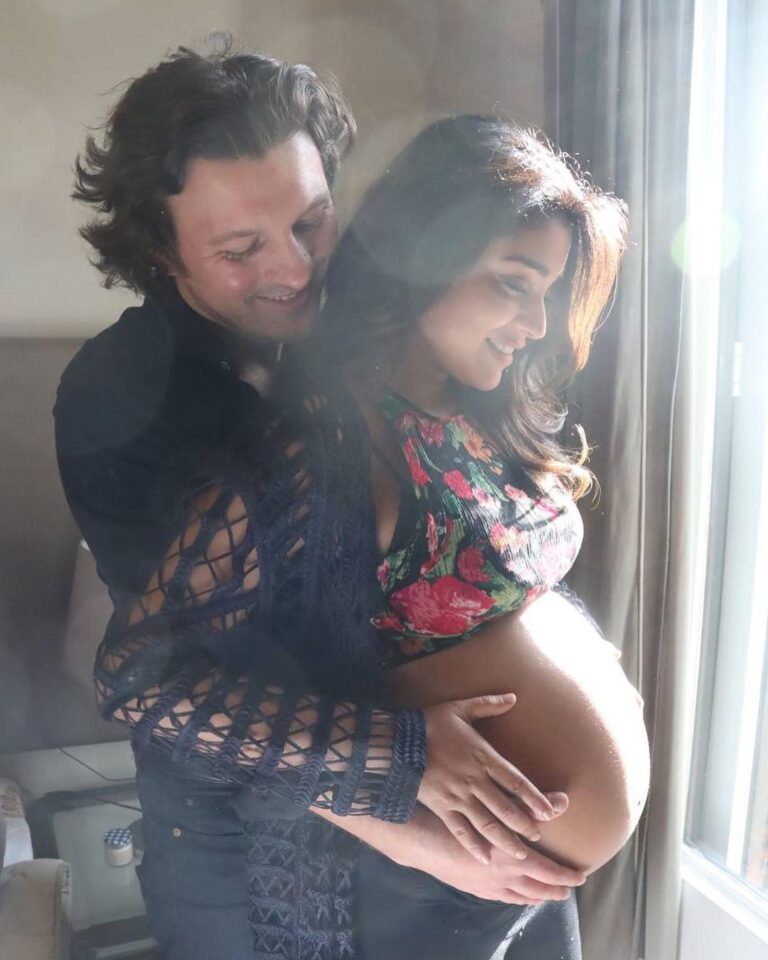Shriya Saran Instagram - Happy anniversary @andreikoscheev grateful for the love and laughter we have enjoyed. May we always keep growing , exploring, learning , travelling, giving love , receiving love, spreading happiness, always be wonderful friends and lovers . I will be Always grateful for my chance meeting with you. ( thanks to @dhrutidave )We are so blessed. I pray that we keep receiving god’s blessings. That we are always surrounded by family and friends . That we keep making memories we can cherish . That we are always each other’s support system.