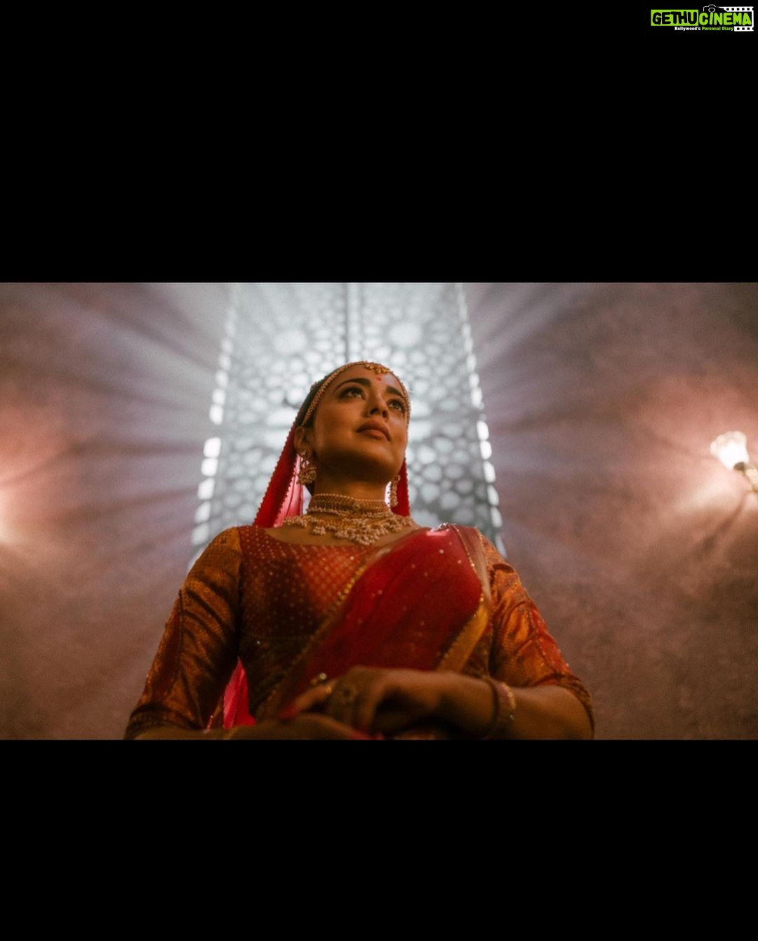 Shriya Saran Instagram - @kabzaamovieofficial @chinnilaljayaprakash thank you for this beautiful song .