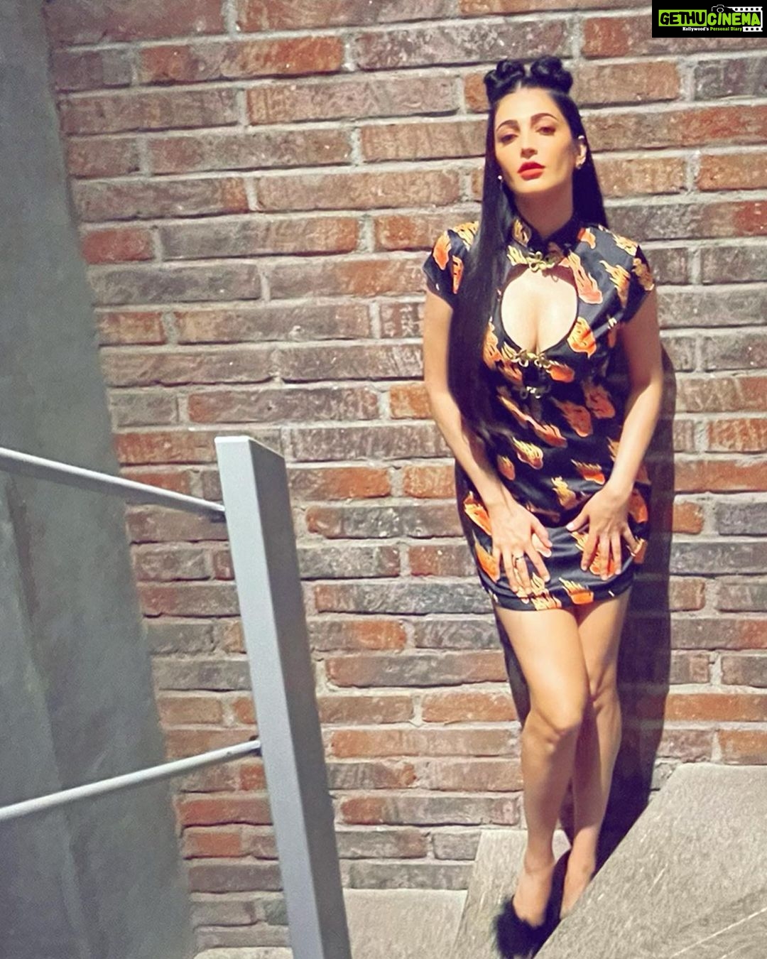 Shruti Haasan - 704K Likes - ❤️❤️🔥💛🔥💋🐞🍁🌹 💁🏻♀️💇🏻♀️ @cristianocpereira