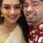 Shweta Menon Instagram – @shwetha_menon #celebrity mini vlog 3
@sijanmakeupartist @sabarinathk_ 

#celebritystyle #sijanmakeupartist #sareelook #shwethamenon #celebritymakeupartist #makeupartistkerala