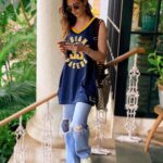 Simran Kaur Mundi Instagram - While i wait for the #valet , a friend who was “not coerced into” clicks “#candid” pictures🙃 #iykyk