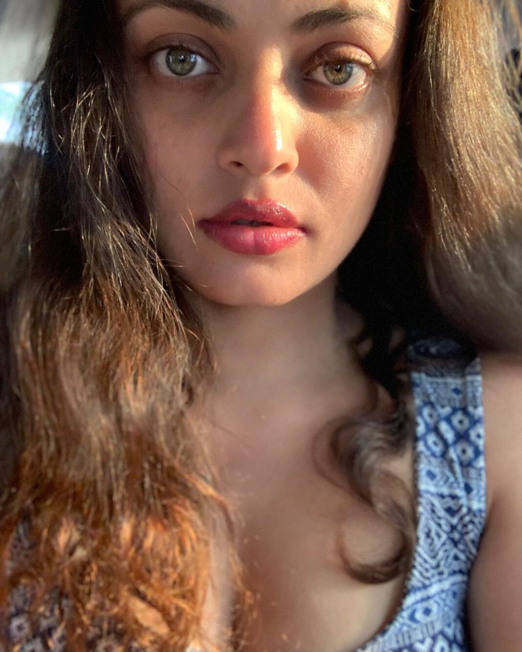Sneha Ullal Instagram - Naked face,numb but still real.#snehaullal #keepitreal