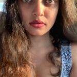 Sneha Ullal Instagram - Naked face,numb but still real.#snehaullal #keepitreal