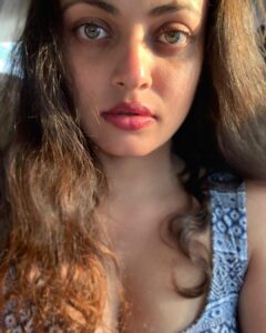 Sneha Ullal Instagram - Naked face,numb but still real.#snehaullal #keepitreal
