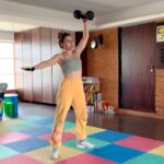 Soha Ali Khan Instagram - Weekends are better enjoyed once you get your workout in! #noexcuses #workout #fitness #workoutmotivation #sohaalikhan #weekend @maheshfitnessclub