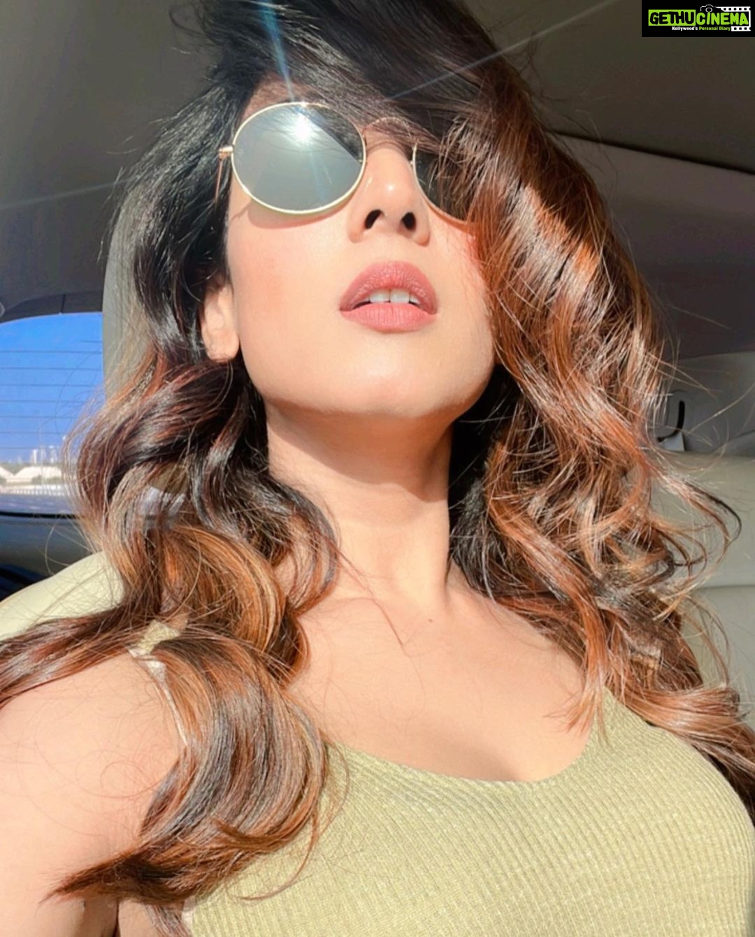 Sonal Chauhan Instagram - Happy Weekend ☀️👑✨ . . . . . . . . . . . . . . . . . . . . . . . . . . . #selfie #love #sonalchauhan #baby #weekend #saturday #lips #sun #magic #miracle