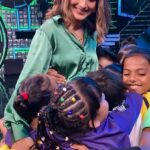 Sonali Bendre Instagram – A sneak peek into my day from the sets of #DIDLilMasters! ♥️

Dekhiye #DIDLilMasters, 12th March se, Sat-Sun, raat 9 baje, sirf @zeetv par.
#DanceKeBaap 
@remodsouza @imouniroy @ijaybhanushali @fullscreenentertainment @jhavartika @vabs_blockbusterentertainer @paulmarshal

#reels #trendingreels #reelsinstagram #reelitfeelit #trendingsongs