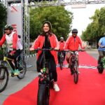Sonali Bendre Instagram - Last Sunday, I got a chance to be a part of a cause that's very close to my heart. The HSBC Go Green Cyclothon, an initiative by @timesofindia where hundreds of cyclists gathered support to help #LetDelhiBreathe. Thank you @hsbc_in @thetimesofabetterindia for inviting me! #HSBCGoGreenCyclothon_TOI