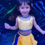 Sonali Bendre Instagram - Can’t wait for you all to see these amazing little powerhouses of talent. Be prepared to be amazed… pretty much like I am during every single performance… #DIDLilMasters is live on @zeetv, tune in NOW! 😃😄 @remodsouza @imouniroy @ijaybhanushali @vabs_blockbusterentertainer @paulmarshal @jhavartika