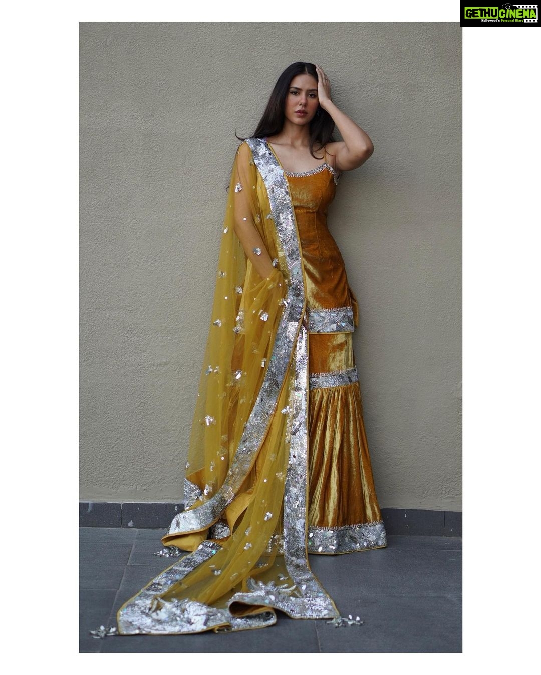 Sonam Bajwa Instagram - In custom @hussainrehar.official for MVNKTN premier night 💛 Make up by yours truly ☺️ Hair @hairbyharrybajwa