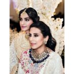 Sonam Kapoor Instagram - Happy happy birthday Mama, you’re the best mom in the world. The best example set for me ! I love you the most in the world. Your favourite child 😝 ❤️ @kapoor.sunita Anil Kapoors House, Juhu, Mumbai