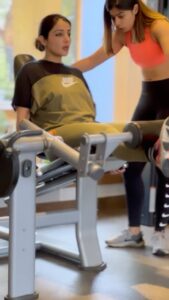 Sonia Mann Instagram - Legs Days 💪
@hoxfitnessofficial 
#fitness #gymmotivation #gym #healthylifestyle