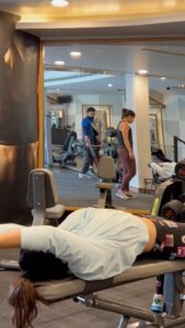Sonia Mann Instagram - Chest workout 💪
@fitlean__ 
@hoxfitnessofficial 
#soniamann #fitness #gymmotivation #healthylifestyle
