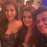 Sophie Choudry Instagram - Celebrating our dearest @apoorva1972 ..50 & pure Gold!! Love u and Bijal and wish you nothing but the best always.. Here’s to making more memories 🥂💕❤️ #makingmemories #friendslikefamily #goodtimes #gold #aboutlastnight