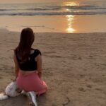 Sophie Choudry Instagram - Sunsets for the soul (and to soothe random injuries)🧡 #sunset #sunsetlovers #happygirlsaretheprettiest #beachlover #beachvibes #tgif #friyay #nofilterneeded #dogmom #shihtzu #shihtzulovers #sophiechoudry #magiclight #mumbai