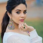 Sreemukhi Instagram - To all the beautiful women out there! ❤️ Happy Women’s Day! ✨ Styling @hemamanohar1 Outfit @an_label2805 PC @verendar_photography Makeup @nookesh.malla Hair @praneetha_beautymakeover #happywomensday #sreemukhi #love