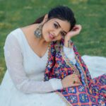 Sreemukhi Instagram - To all the beautiful women out there! ❤️ Happy Women’s Day! ✨ Styling @hemamanohar1 Outfit @an_label2805 PC @verendar_photography Makeup @nookesh.malla Hair @praneetha_beautymakeover #happywomensday #sreemukhi #love