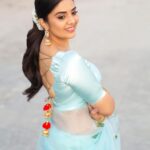 Sreemukhi Instagram - Angaranga Vaibhavanga! ✨ For ETV Ugadi event! ❤️ Outfit @sisirawholesalesaree Styling @impriyankasahajananda Earrings @kushalsfashionjewellery PC @chinthuu_klicks Make up @nookesh.malla Hair @gopi_bridal_makeovers #sreemukhi #Ugadi2022 #styledbypriyankasahajananda #mallemalaentertainments