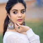Sreemukhi Instagram - To all the beautiful women out there! ❤️ Happy Women’s Day! ✨ Styling @hemamanohar1 Outfit @an_label2805 PC @verendar_photography Makeup @nookesh.malla Hair @praneetha_beautymakeover #happywomensday #sreemukhi #love