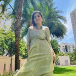 Srushti Dange Instagram - Wind gave it away 🌬 🍃🌞 Styled by @sindira_by_swethaindiran MUA by @anjali_jain_makeover_ 📸 @infinity_skylight