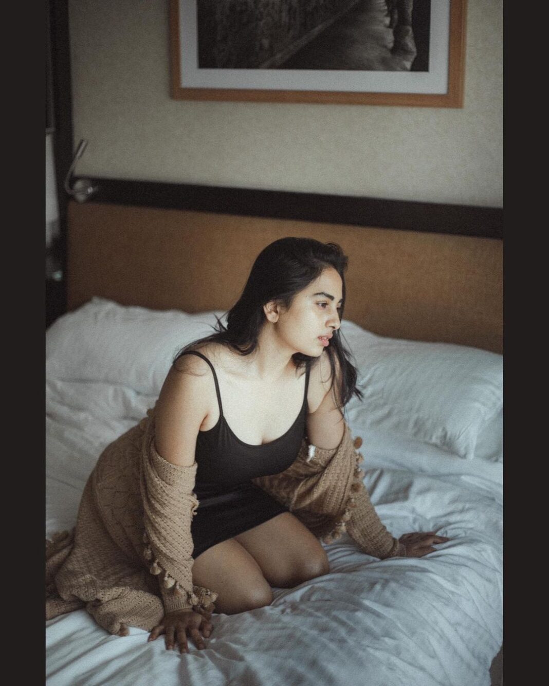 Srushti Dange Instagram - OOPS 🙊 no credits here, no makeup 💄 no hairdo 💇‍♀️ just 2 friends showing off some serious flex 🙃 📸 @infinity_skylight