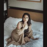 Srushti Dange Instagram - OOPS 🙊 no credits here, no makeup 💄 no hairdo 💇‍♀️ just 2 friends showing off some serious flex 🙃 📸 @infinity_skylight