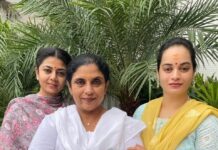 Suja Varunee Instagram - 🔥 We are ONE.. We are WOMEN 🔥 💪Be proud that we are💪 Blessed to be here with my in laws to Sai baba temple during the Women’s day. Happy women's day to all the brave & sweethearts out there.. God bless you all ❤️🙏 #womensday #womensmarch #womensupportingwomen #internationalwomensday #womensempowerment Shiridi Sia Baba Temple