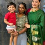 Suja Varunee Instagram – 🥰 In cloud nine when I get to meet my role model for acting.. the one & only rajamaatha @meramyakrishnan garu 😍❤️ A lovely day to cherish ❤️

My saree drapist @dhaministylistartistry darling ❤️

#lovelyday #memories #rolemodel #ramyakrishnan #familywedding #weddingvibes #positivevibes Chennai, India