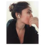 Sunaina Instagram - Music heals 🎧