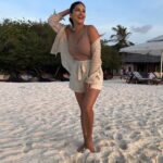 Sunny Leone Instagram - Sunset on this pretty island!! Outfit @__madeforher__ styled by @hitendrakapopara Assisted by @sameerkatariya92 @tanyakalraaa @SIGNATURECOLLECTIONMALDIVES @HIDEAWAYBEACHMALDIVES @ASYOUPLAN Hideaway Beach Resort & Spa Maldives